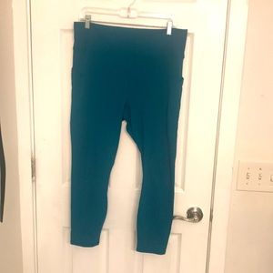 Fabletics workout leggings w/pockets!